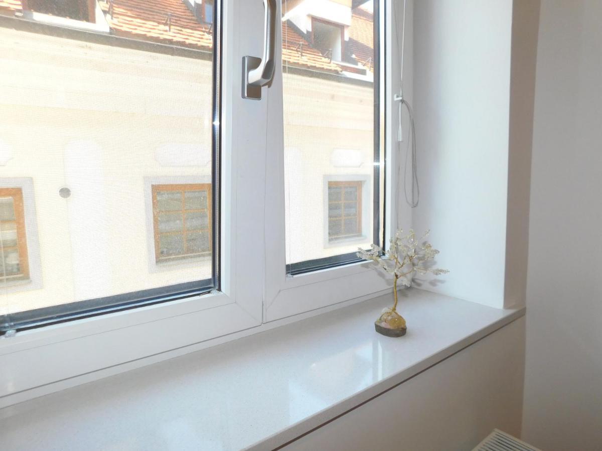 Modern Apartment Hrenova Street Ljubljana Bagian luar foto